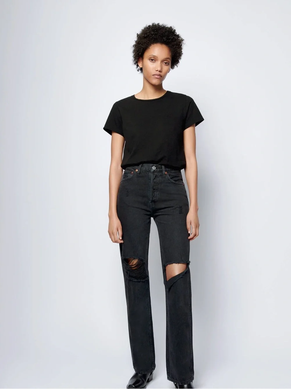 Re/Done. High Rise Loose 90s Jeans. Worn in Black. Distressed. Size 25.